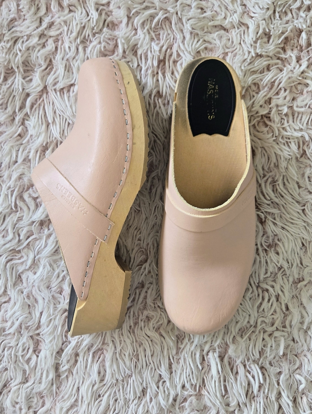 Swedish Hasbeens Blush Pink Leather Clogs